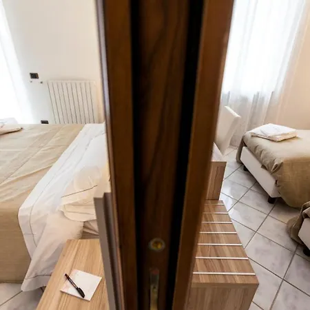 Na' Poesia Di Charme Bed & Breakfast