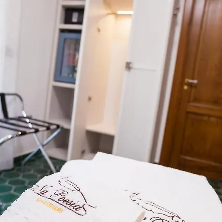 Na' Poesia Di Charme Bed & Breakfast *