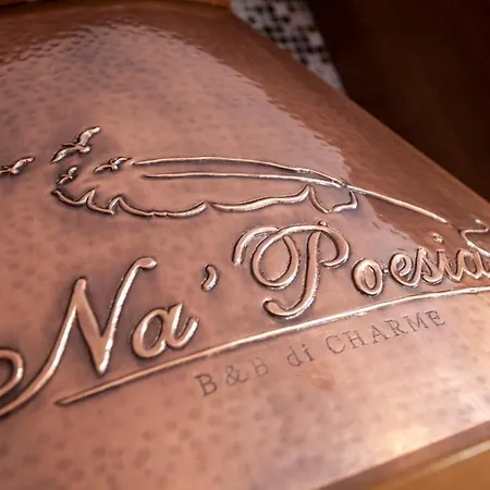 Na' Poesia Di Charme Bed & Breakfast *