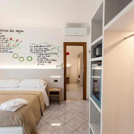 Bed & Breakfast Na' Poesia Di Charme *